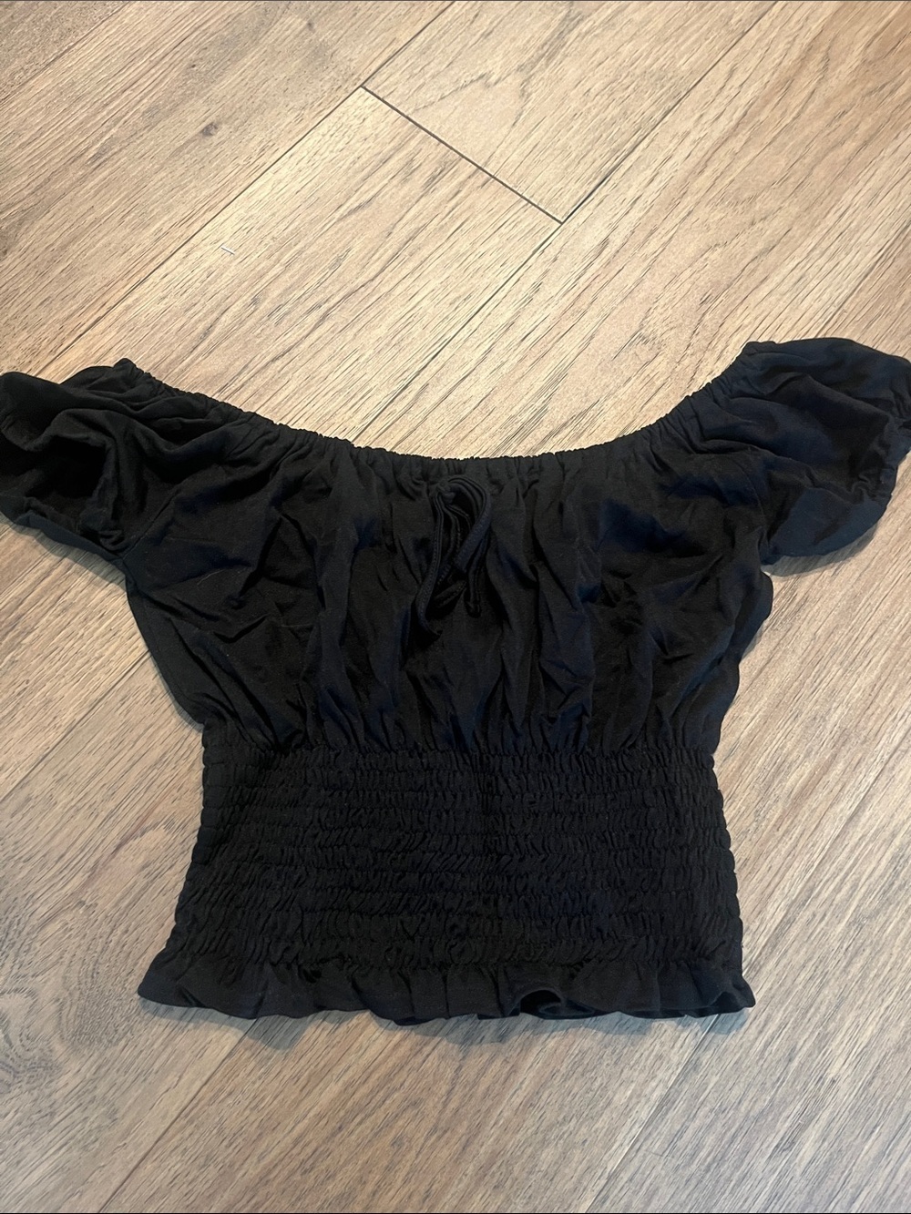 CURRANTS Black Off-Shoulder Smocked Crop Top size medium